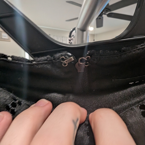 Torrid Black A-Line Skirt Size 14 - Picture 5 of 7